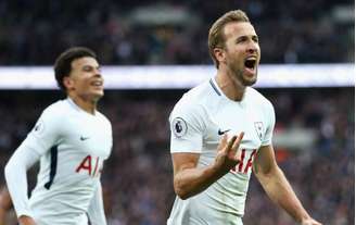Kane marcou dois gols contra o Liverpool, domingo último (Foto: Divulgação / Tottenham)