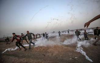 Protestos na Faixa de Gaza na fronteira com Israel