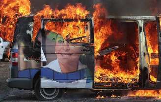 Van da campanha de Alma Mireya González Sánchez, candidata ao Senado, é queimada em Nahuatzen