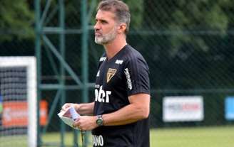 Técnico interino do São Paulo, Mancini tenta preparar o time para a chegada de Cuca