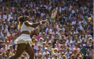Serena Williams em ação contra Barbora Strycova na semifinal de Wimbledon
11/07/2019
Susan Mullane-USA TODAY Sports