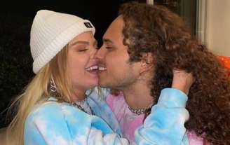 Luísa Sonsa e Vitão assumem namoro