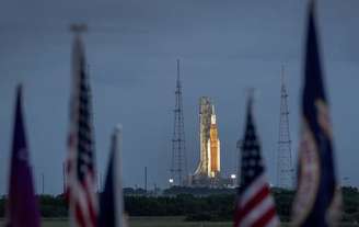 Foguete da missão Artemis I no Centro Espacial Kennedy, na Flórida