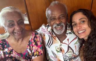 Camila Pitanga em foto com os pais