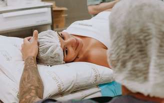 Key Alves em trabalho de parto