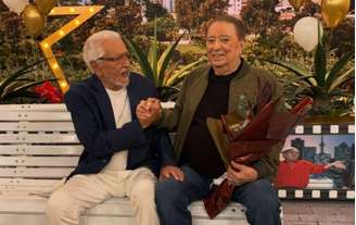 Carlos Alberto de Nóbrega e Raul Gil durante gravação de 'A Praça É Nossa' em 2026