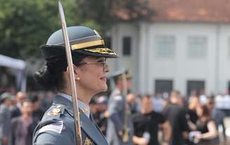 A coronel Glauce Cavalli tomou posse hoje como comandante-geral da PM, a primeira mulher em 200 anos