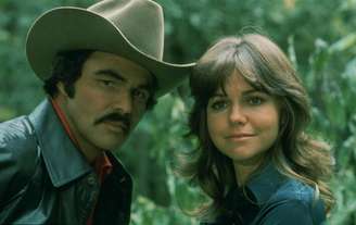 Burt Reynolds e Sally Field em 'Agarra-me Se Puderes'.