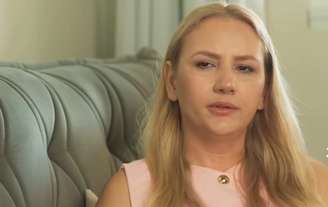 Débora em entrevista à revista Oeste