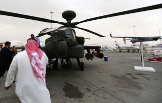 <p>Boeing AH-64D Apache, dez unidades do helicóptero teriam sido entregues ao governo egípcio</p>