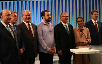 Candidatos antes do último debate apresentado pela TV Globo, na quinta-feira, 4