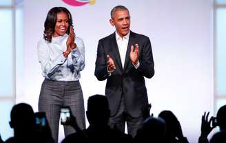 Michele e Barack Obama durante evento na Fundação Obama, em Chicago, em 2017