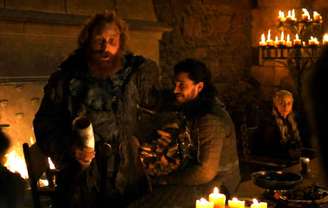 Copo de café da rede Starbucks aparece em episódio de 'Game of Thrones' 