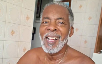 Familiares prestam homenagens a Wilson Costa Filho