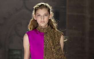 Larissa Moraes no desfile da Louis Vuitton 