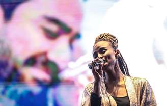 A cantora Luciana Melo em show da Virada Cultural, no Vale do Anhangabaú