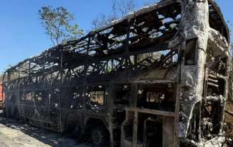 Veículo com delegação do Paracatu, clube que disputa a terceira divisão do Campeonato Mineiro, pegou fogo