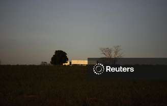 Caminhão na SP-304 em Borborema
22/09/2012. REUTERS/Nacho Doce 