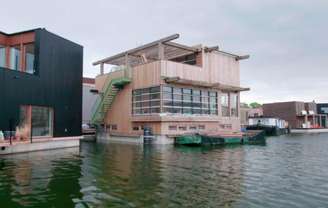 Os bairros flutuantes mostram como arquitetura, engenharia e sustentabilidade podem se unir para enfrentar enchentes, falta de espaço urbano e as mudanças climáticas – Reprodução de vídeo