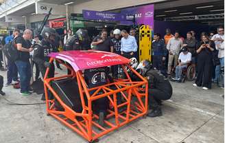 Ensaio de segurança em apresentação de atualizações no carro da Stock Car