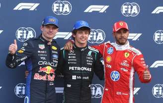 Kimi Antonelli, Lewis Hamilton e Max Verstappen após classificação 