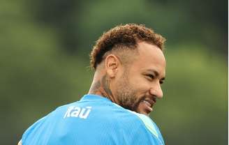 Neymar foi elogiado por Ancelotti e pode voltar a atuar pela seleção contra a Escócia