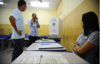 Pelo Brasil, mesários acompanham todo o processo de votação em suas zonas eleitorais
