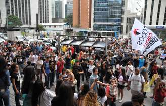 Avenida Paulista foi bloqueada das 14h às 17h30 deste sábado, segundo informou a Polícia Militar