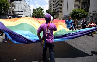"Não à homofobia, sim à inclusão", gritavam os participantes da marcha que percorreu o centro de Caracas