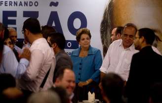 <p>Dilma Rousseff discursou para prefeitos e deputados que apoiam Pezão</p>