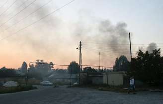 <p>Fumaça é vista no céu de Donetsk após explosões</p><p> </p>