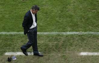Expulso no intervalo, Osorio pouco fez para evitar derrota do São Paulo