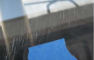 1- Há vários produtos baratos no mercado de como tirar risco de vidro com pequenos danos. Fonte: Carro de Garagem
