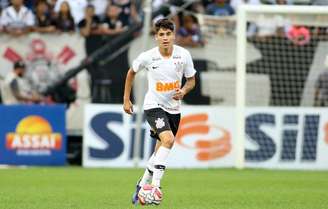 Araos fez 21 jogos pelo Corinthians e não marcou nenhum gol (Foto: Daniel Augusto Jr/Corinthians)