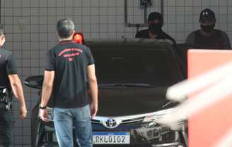 Fabricio Queiroz deixa IML no Rio de Janeiro
18/06/2020
REUTERS/Ricardo Moraes