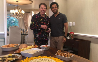 Silvio Santos com Rafael Bárbaro no almoço do seu aniversário em 2018