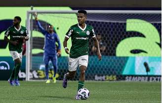 Estevão (Palmeiras) durante jogo contra o Corinthians, no dia 12.04.2025