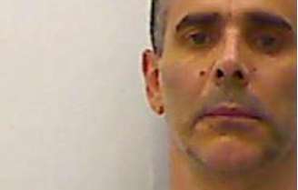 Davide Emanuello ganhou direito de fazer contato visual com namorada na prisão