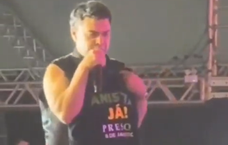Durante show, Zezé Di Camargo defende anistia aos presos do 8 de janeiro