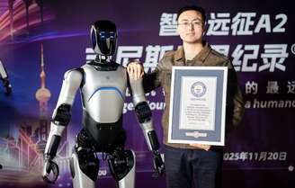 Robô chinês AgiBot A2 andou mais de 100 km sem parar e entrou para o Guinness Book