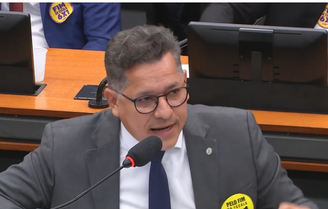 Deputado Dorinaldo Malafaia em discussão da comissão especial sobre o fim da escala 6 por 1