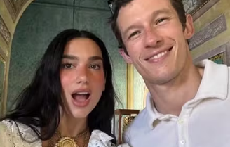 Dua Lipa e Callum Turner estão realizando as celebrações em Palermo, na Itália