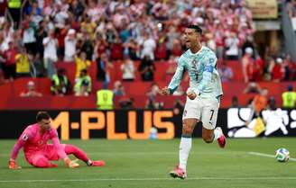 Cristiano Ronaldo marcou de pênalti contra a Croácia