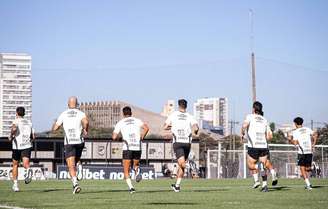 Treino do elenco do Santos no CT Rei Pelé  –