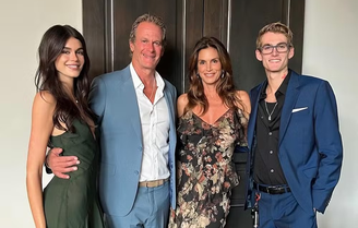 Cindy Crawford publicou uma imagem de despedida para seu filho, Presley, morto aos 27 anos
