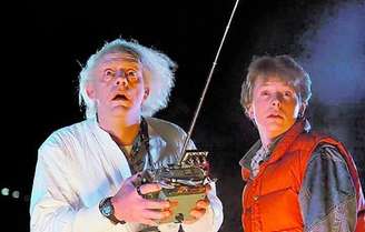 Christopher Lloyd e Michael J. Fox em cena do filme 'De Volta para o Futuro'