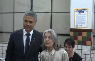 Ministra Cármen Lúcia vota em Belo Horizonte (MG)