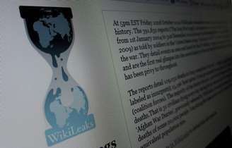 <p>O advogado do Wikileaks, Michael Ratner, escreveu uma carta pedindo esclarecimentos para o presidente do Conselho do Google, Eric Schmidt.</p>