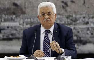 <p>O presidente da Autoridade Nacional Palestina Mahmoud Abbas vai se reunir com o chefe do Hamas no exílio para discutir uma trégua nos conflitos em Gaza</p>