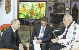 <p>O presidente russo se encontrou com o ex-líder cubano Fidel Castro, ontem, 11 de julho, em Havana. Cuba e Rússia intensificaram suas relações bilaterais nas áreas política e econômica com a visita oficial do líder russo ao país</p>